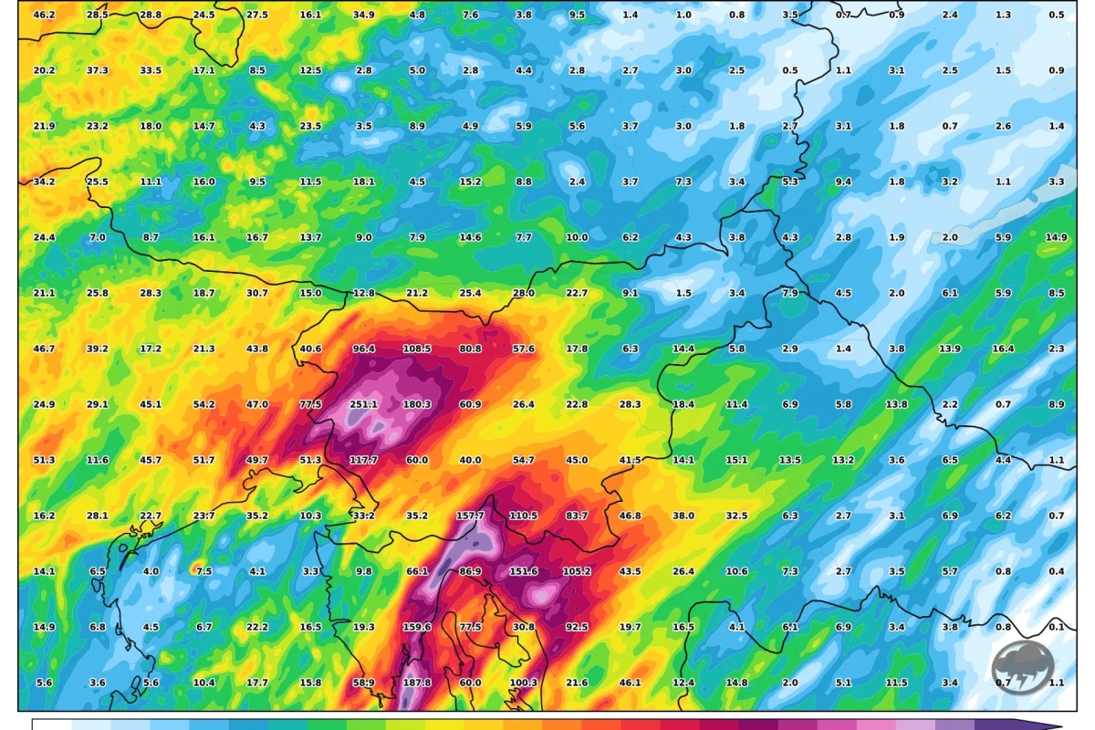 V četrtek največ dežja na zahodu Slovenije, lokalno tudi nad 200 mm